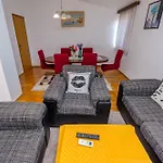 Apartman Vlado *