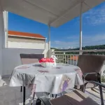 Vlado Apartman