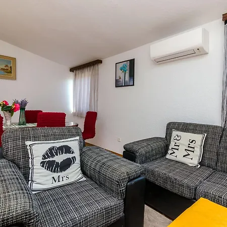Vlado Apartament *